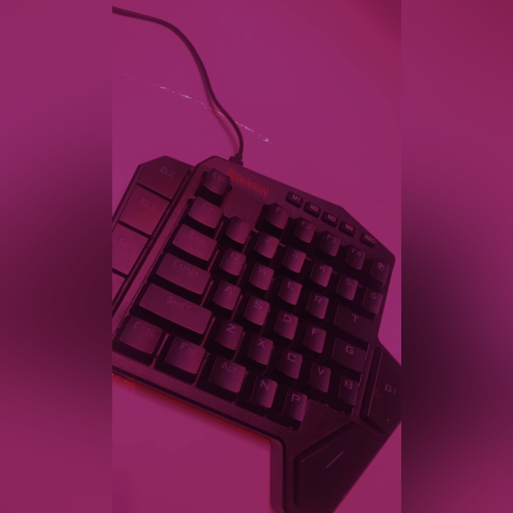 Red dragon keyboard - Picture 2 of 4